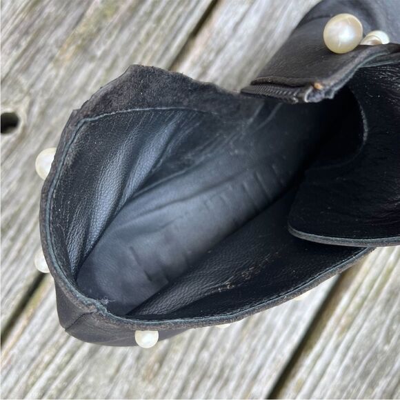 LD Tuttle Pearl Trim Black Leather Booties 7 - Picture 11 of 12